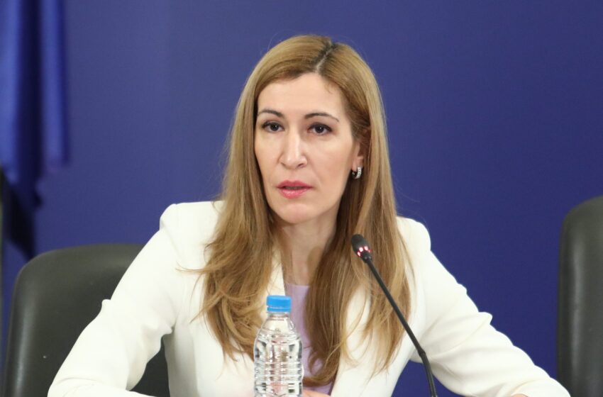  Ангелкова: Няма фалирали туроператори досега