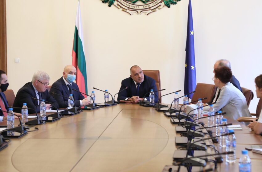  Борисов разпореди организация за отварянето на големите търговски обекти тип МОЛ