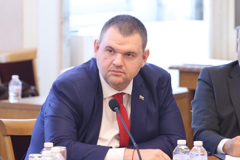  Пеевски: Хората заслужават ново начало