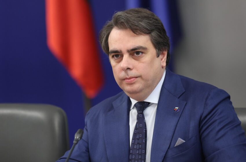  Василев: Нека да видим програмата на ГЕРБ и ще говорим