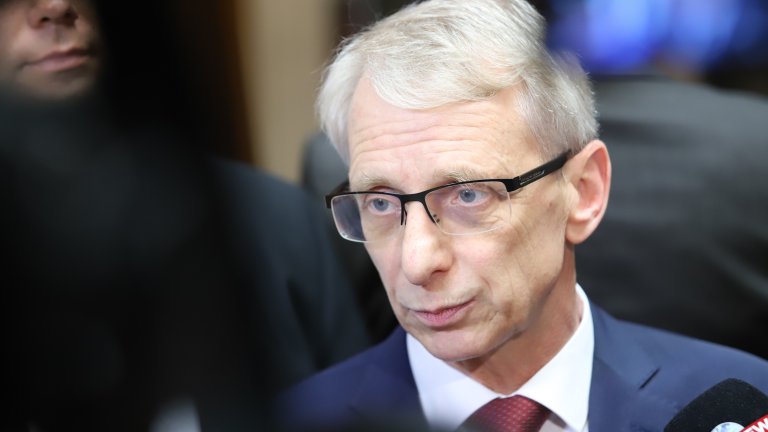  Денков ще отговаря на въпроси във Фейсбук днес