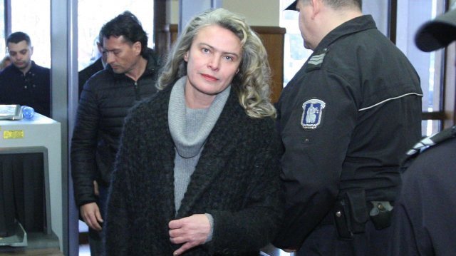  И жената на Божков се яви на разпит
