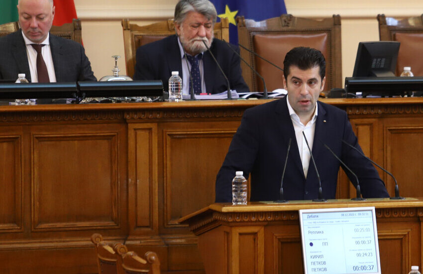  Петков: Всяка партия има право да сменя лидерите си