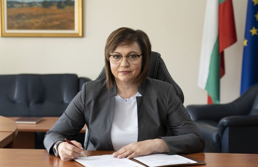  Нинова става за смях, направи комични изказвания