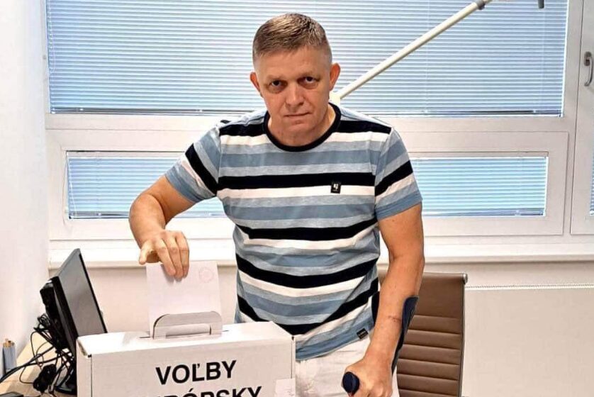  Словашкият премиер гласува от болницата