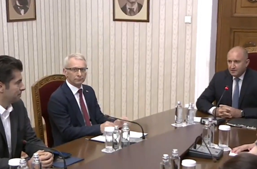  Президентът Радев се срещна с ПП-ДБ