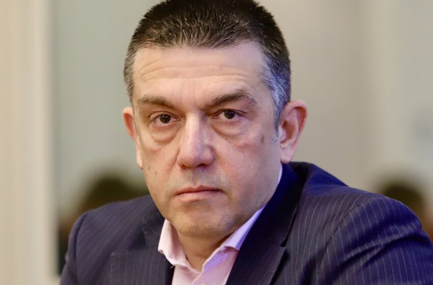  Шефът на Агенция „Митници“ се е забъркал в жестока схема с участието на Брендо