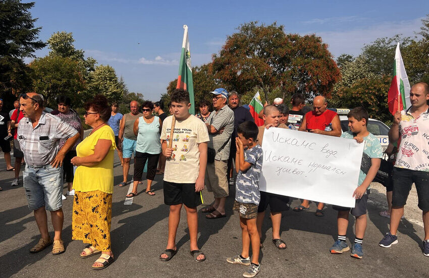  Протест! Граждани затвориха пътя Асеновград-Смолян