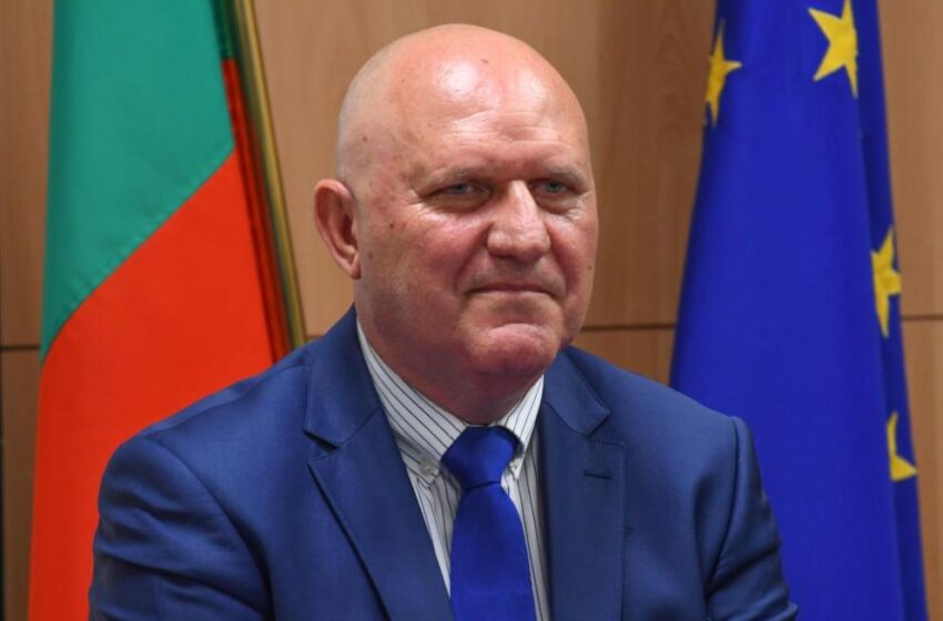  Министърът на образованието поздрави учениците за първия учебен ден