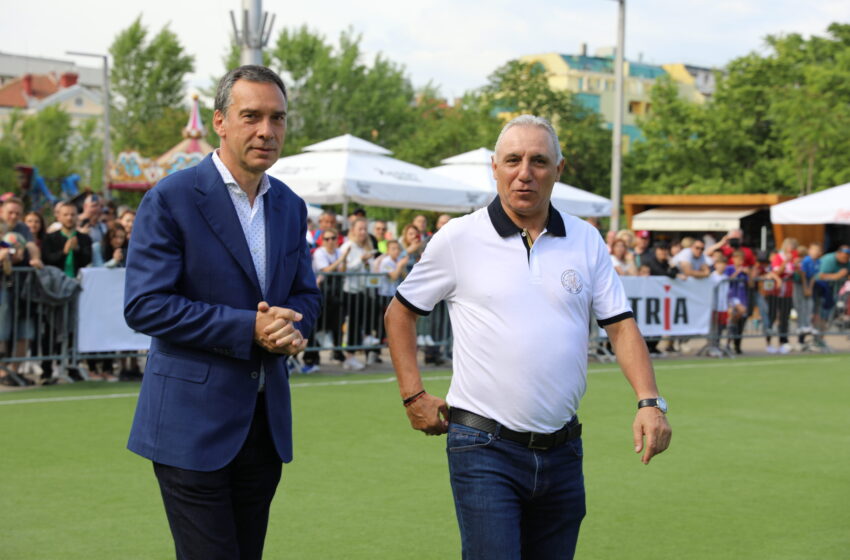  Стоичков: Илиан Илиев може да изведе националите до Световно!