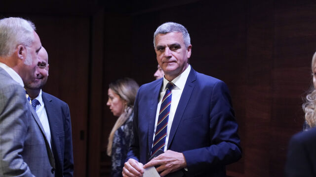 Янев: На ръба сме да влезем в дългова спирала