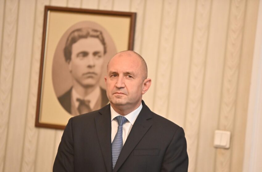  Радев: Няма пряка заплаха за България от конфликта в Близкия изток