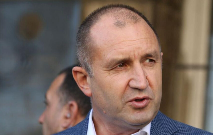  Радев: Най-важното е днес да се гласува!