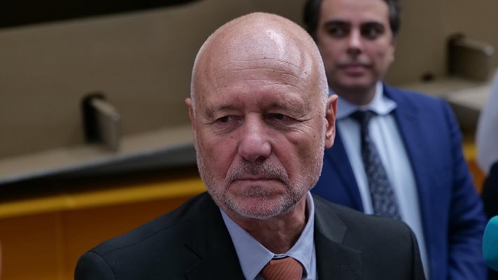  Тагарев: Не само Русия носи ядрена заплаха за света
