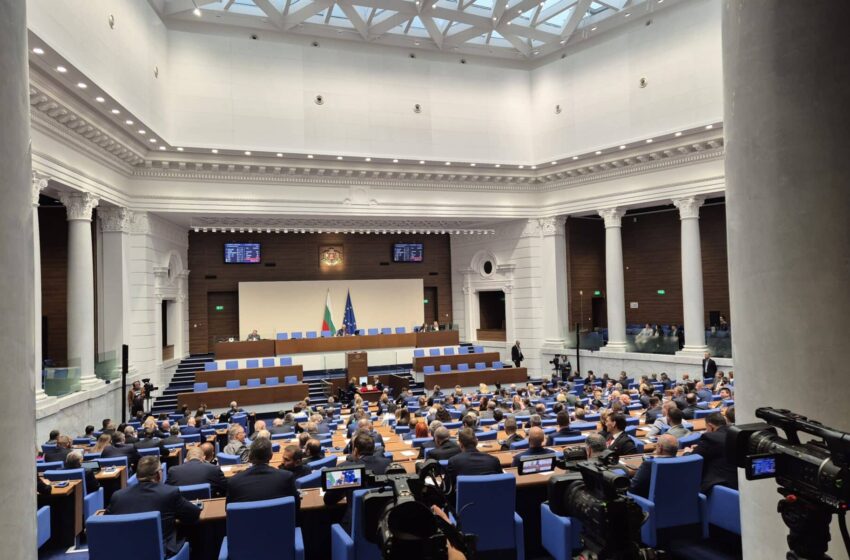  И след осмия опит: Не бе избран председател на НС