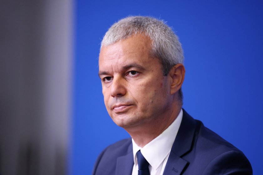  Костадин Костадинов: Днес за пореден път видяхме политическото самоубийство на „Демократична България“