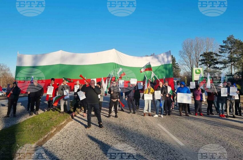  Пореден протест заради безводието в Плевен блокира движението по пътя София – Русе