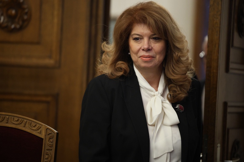  Илияна Йотова е оптимист за съставянето на правителство