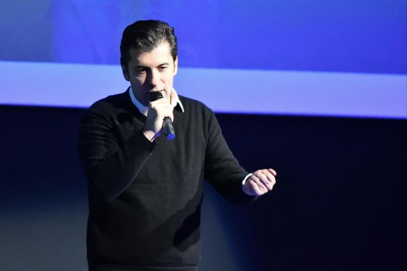  Кирил Петков ще си направи тест за наркотици