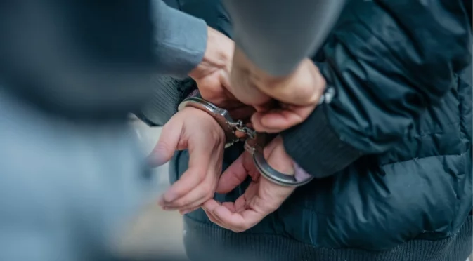   Вейпове и желирани бонбони с наркотик, задържа полицията в Пловдив