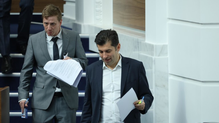 Кирил Петков посочи имената на Пеевски за регулаторите