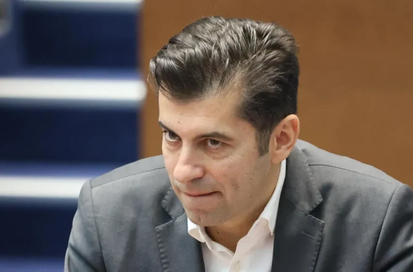  Софийска градска прокуратура предаде на съд Кирил Петков