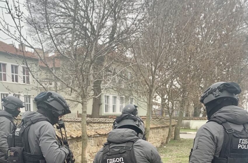 След акция на ГДБОП: Петима задържани за изнудване и заплахи