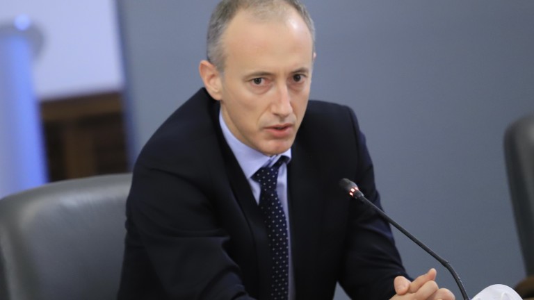  Повече математика, задължителен час по религия и оценка „дисциплина“ готви МОН