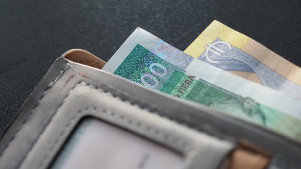 Какво ще се случи със старите левове след идването на еврото?