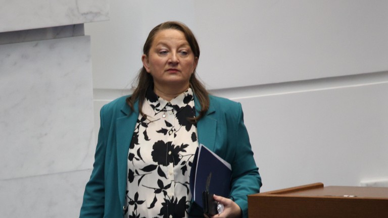  Деница Сачева: Само Борисов знае до кога ще остане правителството