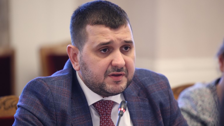  ДБ обвиниха Даниел Митов в арогантност и лъжа