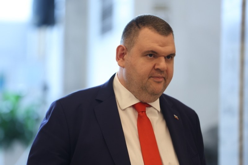  С SMS-и Пеевски доказва, че Андрей Цеков сам го търсел за срещи (СНИМКИ)