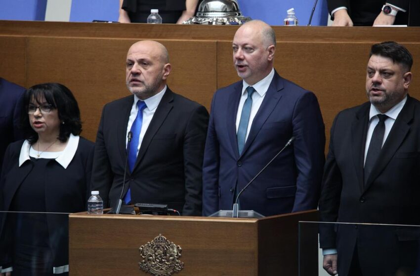  Вот на недоверие срещу кабинета „Желязков“, но правителството май няма да падне