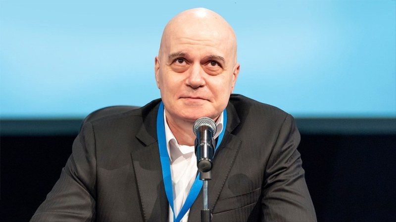  Слави Трифонов остава лидер на ИТН