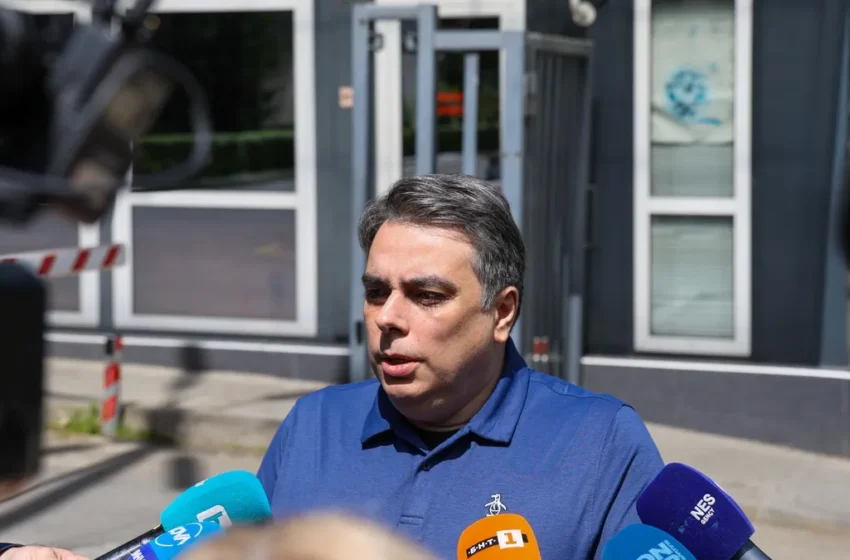  Асен Василев: Външни одитори да проверят как се харчат парите в градския транспорт на София