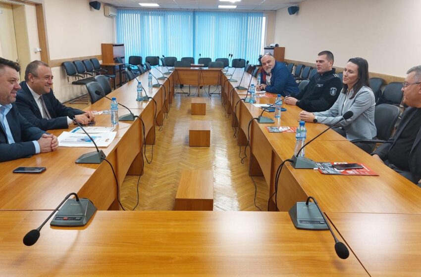  Пленумът на БСП излезе с позиция за приемането на еврото