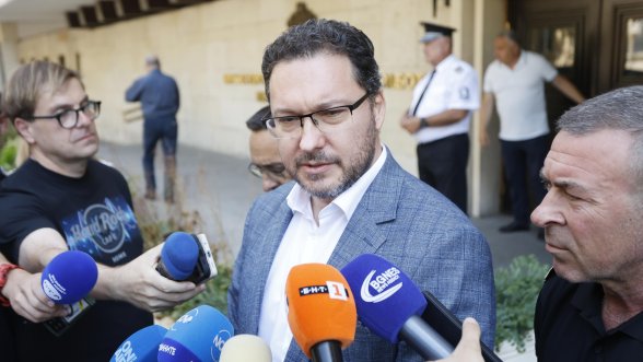  Митов: Пожарите се следят в реално време чрез сателитната система EFFIS