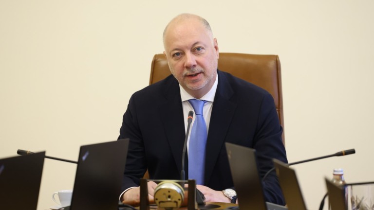  Желязков пита НС дали практиката за оставяне на ключови постове без титуляри ще е правило