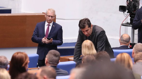  На последните избори: ПП-ДБ са номер едно, дали са за кампанията 1,3 млн. лв.
