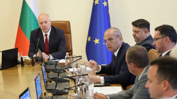  Ревизоро обиден на ГЕРБ: Я пуснете водата на Плевен и не се занимавайте с мен