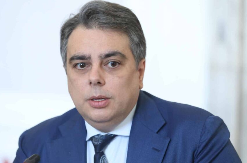  Асен Василев: Това правителство ограбва българския народ, искаме да падне