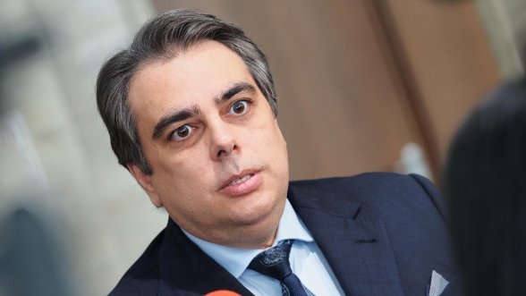  Асен Василев възмутен: Какво прави вицепремиерът в Китай?