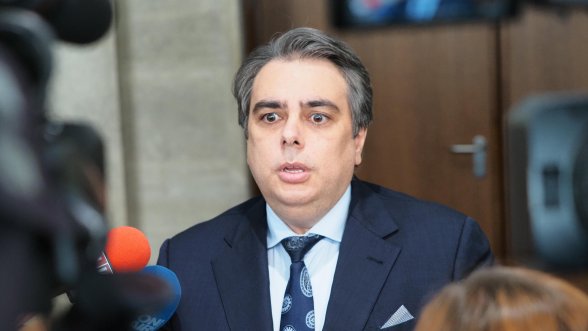 Василев за посещението на Зафиров в Китай: Не е ОК да стоиш между два стола