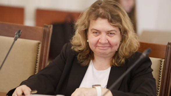  Наработиха се! След две проверки и липса на кворум, Киселова закри днешното заседание