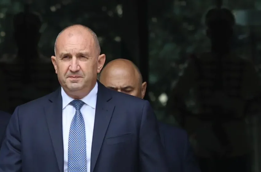  Румен Радев: Какво съм му виновен на Борисов, че е зависим от Пеевски