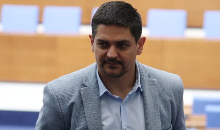  ПП-ДБ и МЕЧ внесоха официално вот на недоверие към правителството