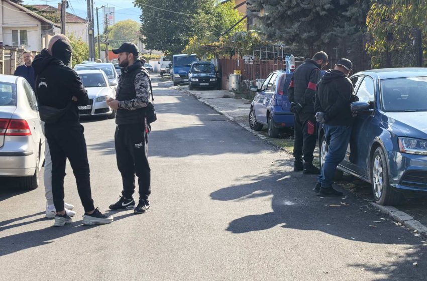  Заловиха двама мъже в Елин Пелин, заподозрени за кражба на накити и автомобили