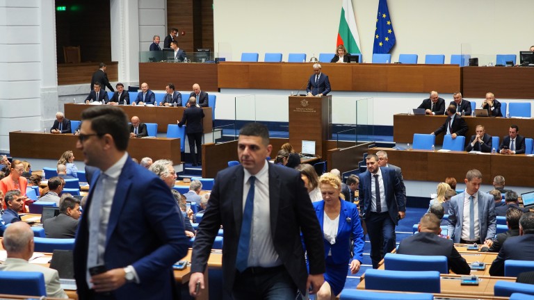  Опозицията обидена на властта: Не иска да е със заглушен глас в НС
