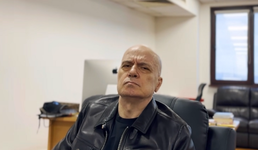  Слави защити законопроекта на ИТН, пусна гневен пост в социалните мрежи