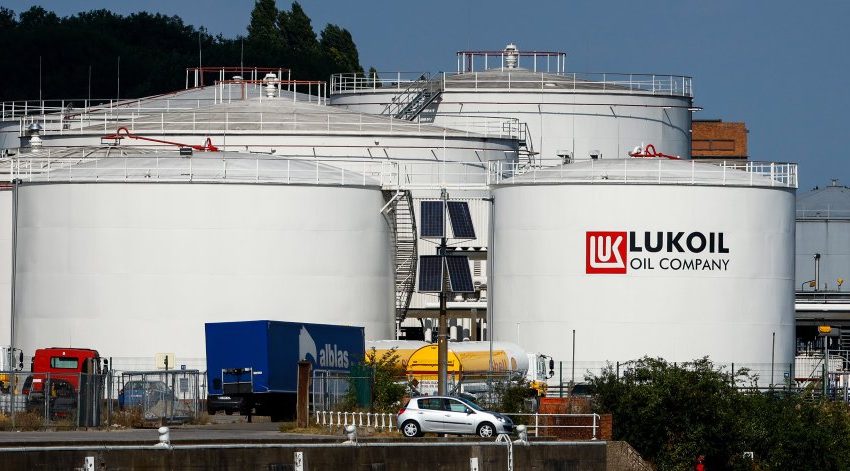  САЩ направиха изключение за България от санкциите срещу „Лукойл“